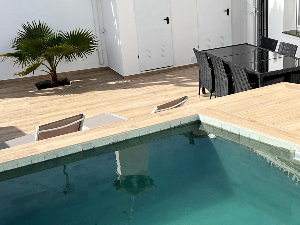 Karibu & Pool Feriehus Marbella