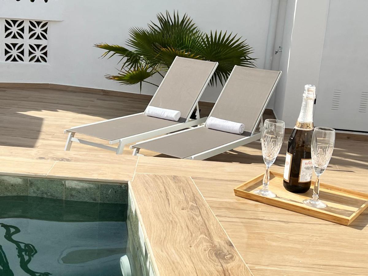 Karibu & Pool Semesterbostad